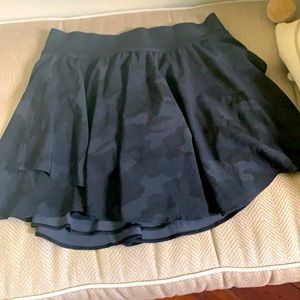 Lululemon tennis skirt 8 tall NWOT